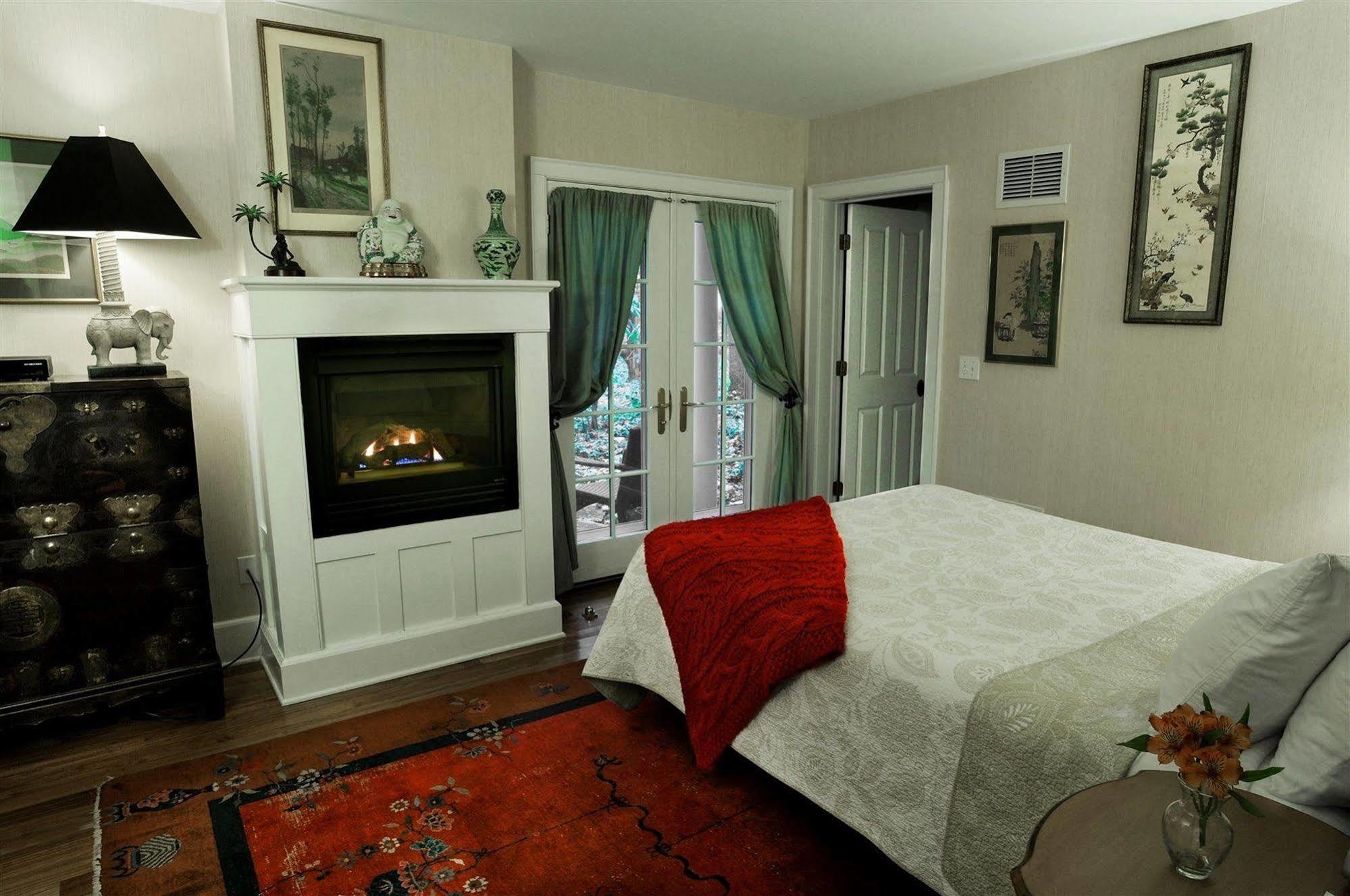Buttermilk Falls Inn & Spa Milton Exteriör bild