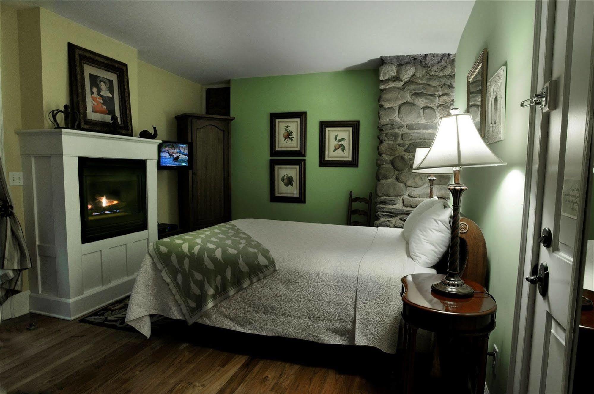 Buttermilk Falls Inn & Spa Milton Exteriör bild
